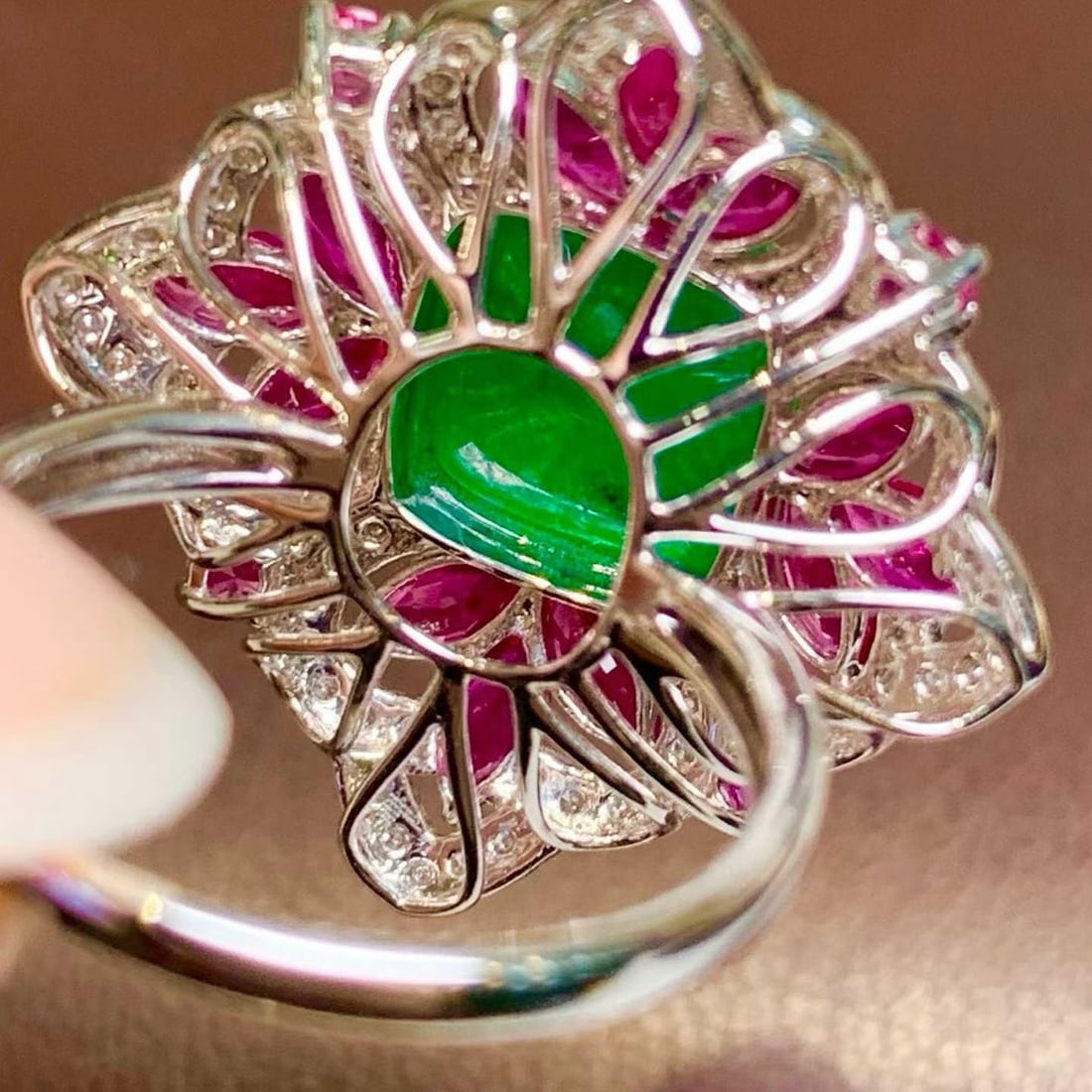 14k Gold 6.5 Ct Natural Emerald & Diamond Ring - 5