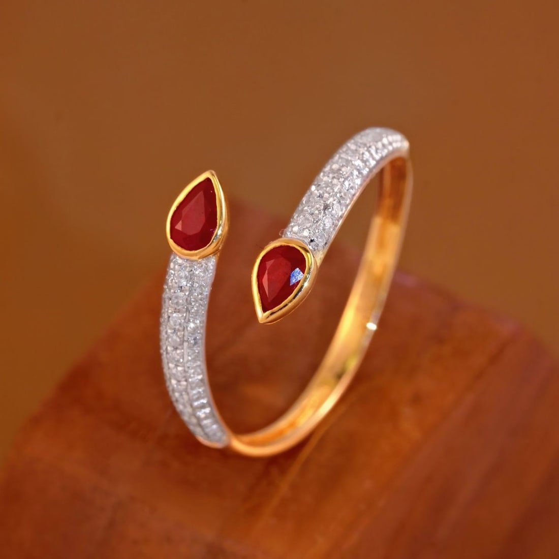 14k Gold 0.54 Ct Natural Ruby & Diamond Ring: Ref:231186239 // gold content:14k gold // ring size:7. 25us // // main gemstone:ruby & diamond // shape:pear & round // carat weight:0. 54ct // color:red & white // treatment:natural // Condition: