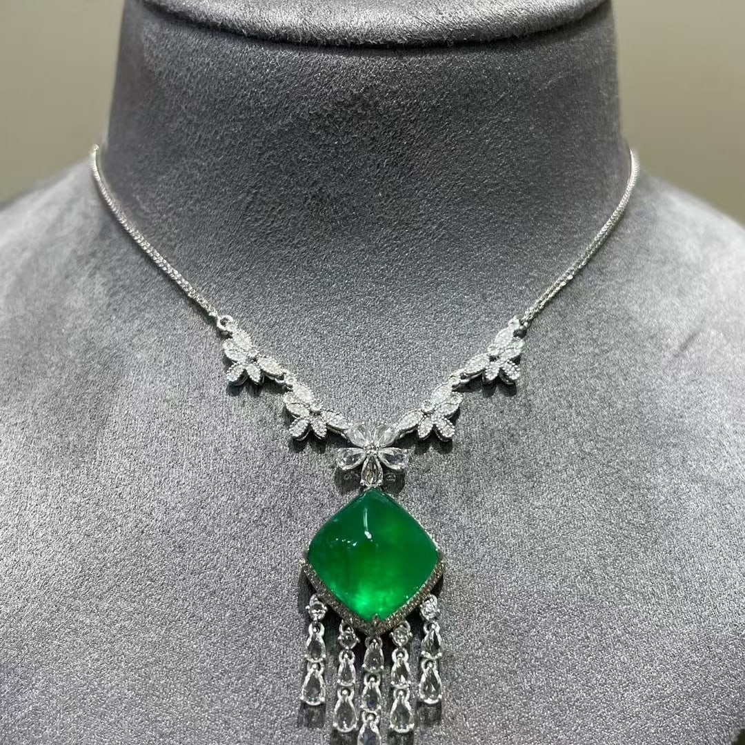 14k Gold 8.68 Ct Natural Emerald & Diamond & Sapphire Necklace: Ref:231186258 // gold content:14k gold // main gemstone:emerald // shape:sugar-loaf // carat weight:8. 68ct // color:green // treatment:natural // // adjacent gemstone 2 : diamond // shape:round //