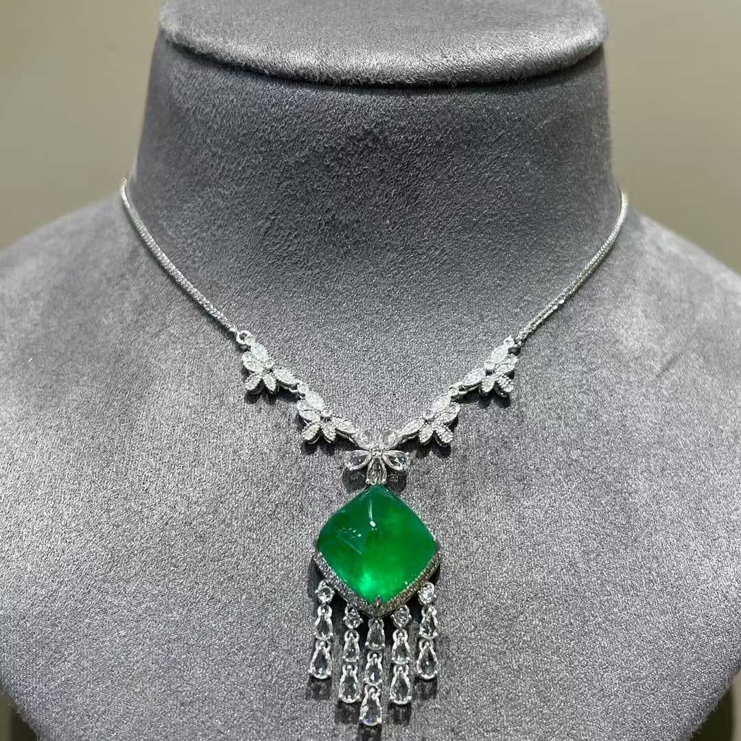 14k Gold 8.68 Ct Natural Emerald & Diamond & Sapphire Necklace - 3