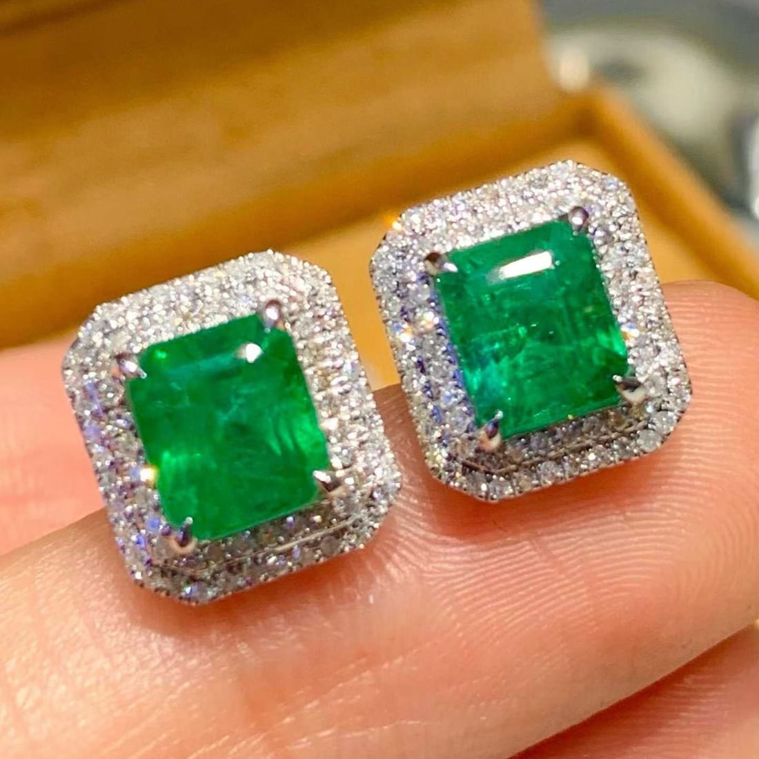 14k Gold 2.8 Ct Natural Emerald & Diamond Earrings - 3