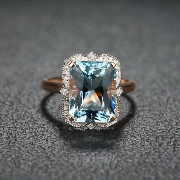 14k Gold 4.97 Ct Natural Aquamarine & Diamond Ring: Ref:231186292 // gold content:14k gold // ring size:7. 25us // // main gemstone:aquamarine // shape:octagonal // carat weight:4. 97ct // color:blue // treatment:natural // // adjacent gemstone 2 : dia