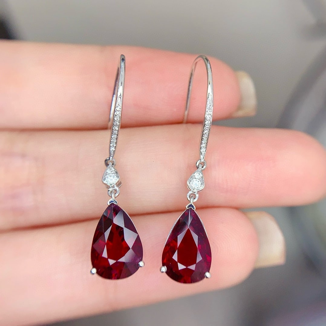 14k Gold 4.8 Ct Natural Tourmaline & Diamond Earrings: Ref:231186293 // gold content:14k gold // main gemstone:tourmaline // shape:pear // carat weight:4. 8ct // color:red // treatment:natural // // adjacent gemstone 2 : diamond // shape:round // clarity