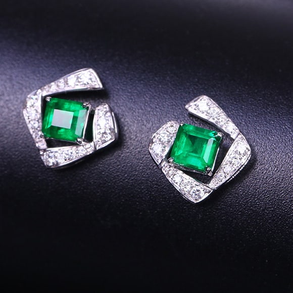 14k Gold 0.77 Ctw Vivid Green Natural Emerald & Diamond Earrings - 5
