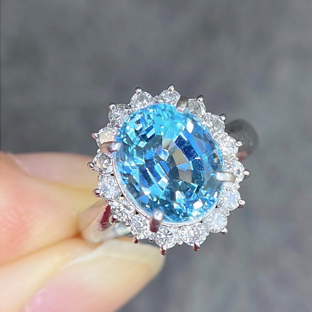 14k Gold 4.36 Ctw Natural Aquamarine & Diamond Ring - 2