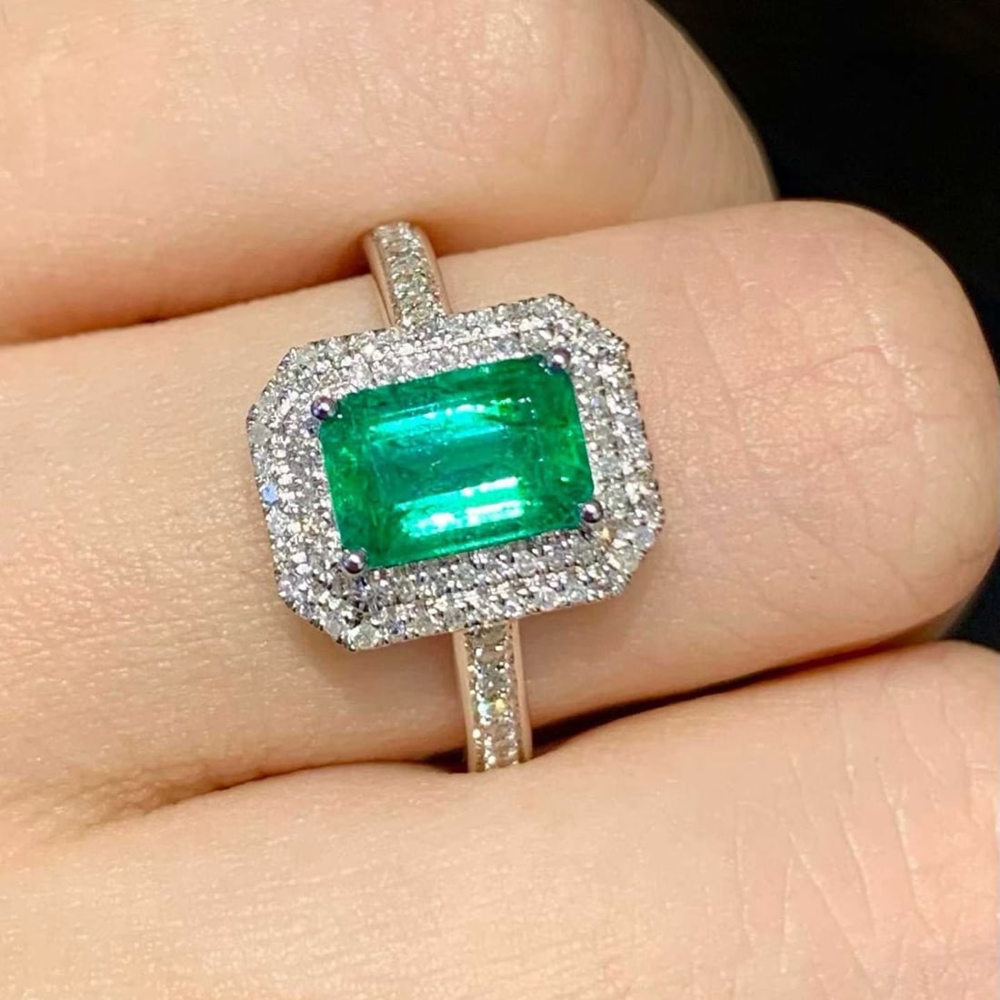 14k Gold 1.3 Ct Natural Emerald & Diamond Ring - 2