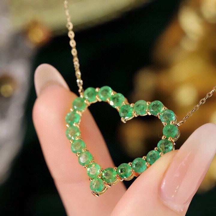 14k Gold 4.3 Ct Natural Emerald Necklace - 3