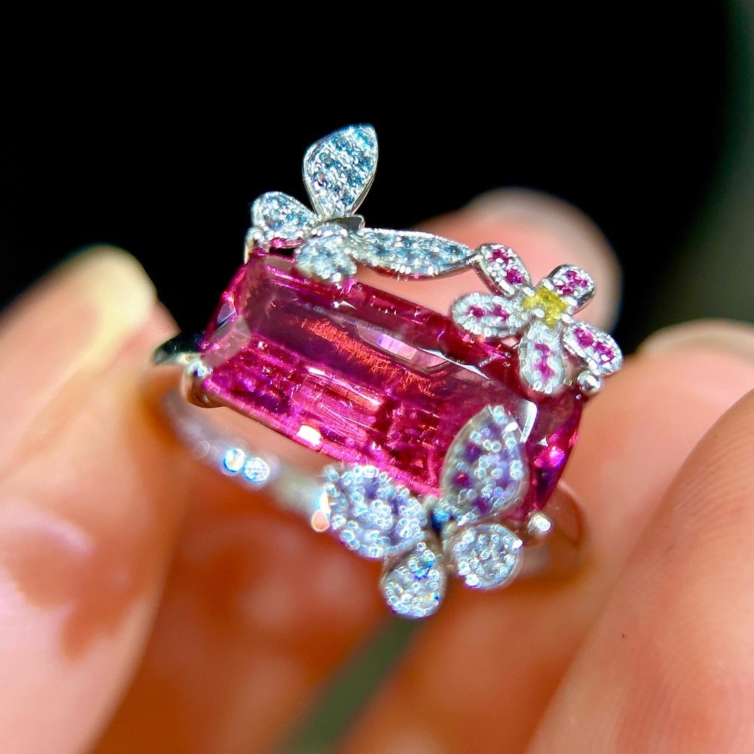 14k Gold 2.43 Ct Natural Tourmaline & Diamond & Sapphire Ring: Ref:231186378 // gold content:14k gold // ring size:7. 25us // // main gemstone:tourmaline // shape:cushion // carat weight:2. 43ct // color:red // treatment:natural // // adjacent gemstone 2 : diamon