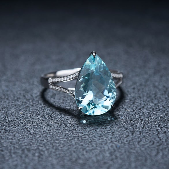 14k Gold 4.21 Ct Natural Aquamarine & Diamond Ring - 2