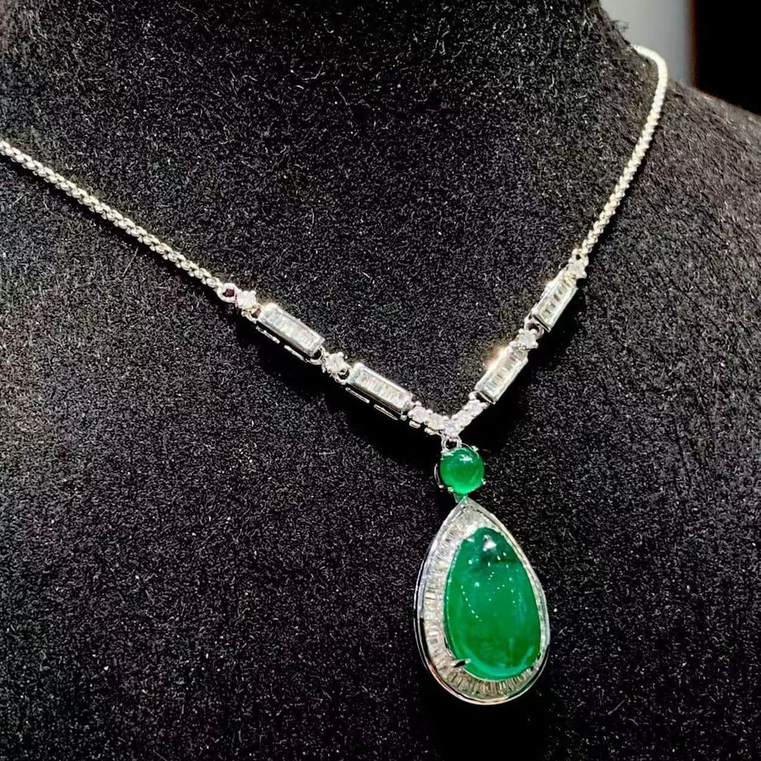 14k Gold 3.3 Ct Natural Emerald & Diamond Necklace - 5