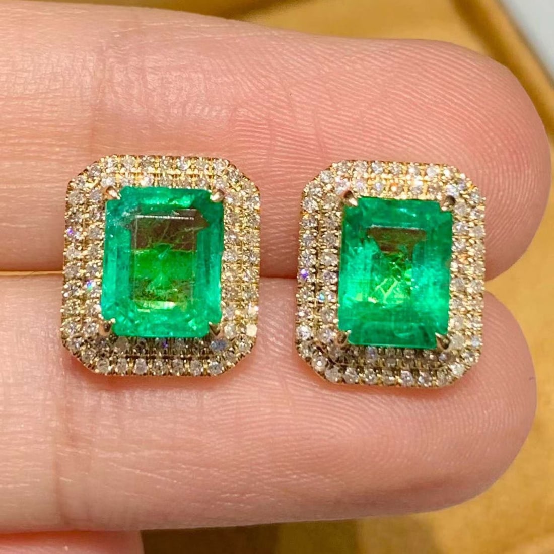 14k Gold 2.4 Ct Natural Emerald & Diamond Earrings - 2