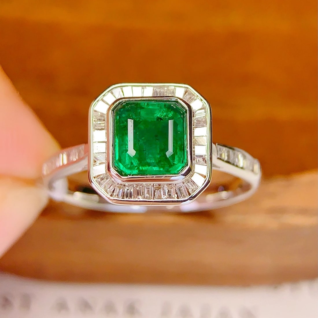 14k Gold 1.4 Ct Natural Emerald & Diamond Ring - 3