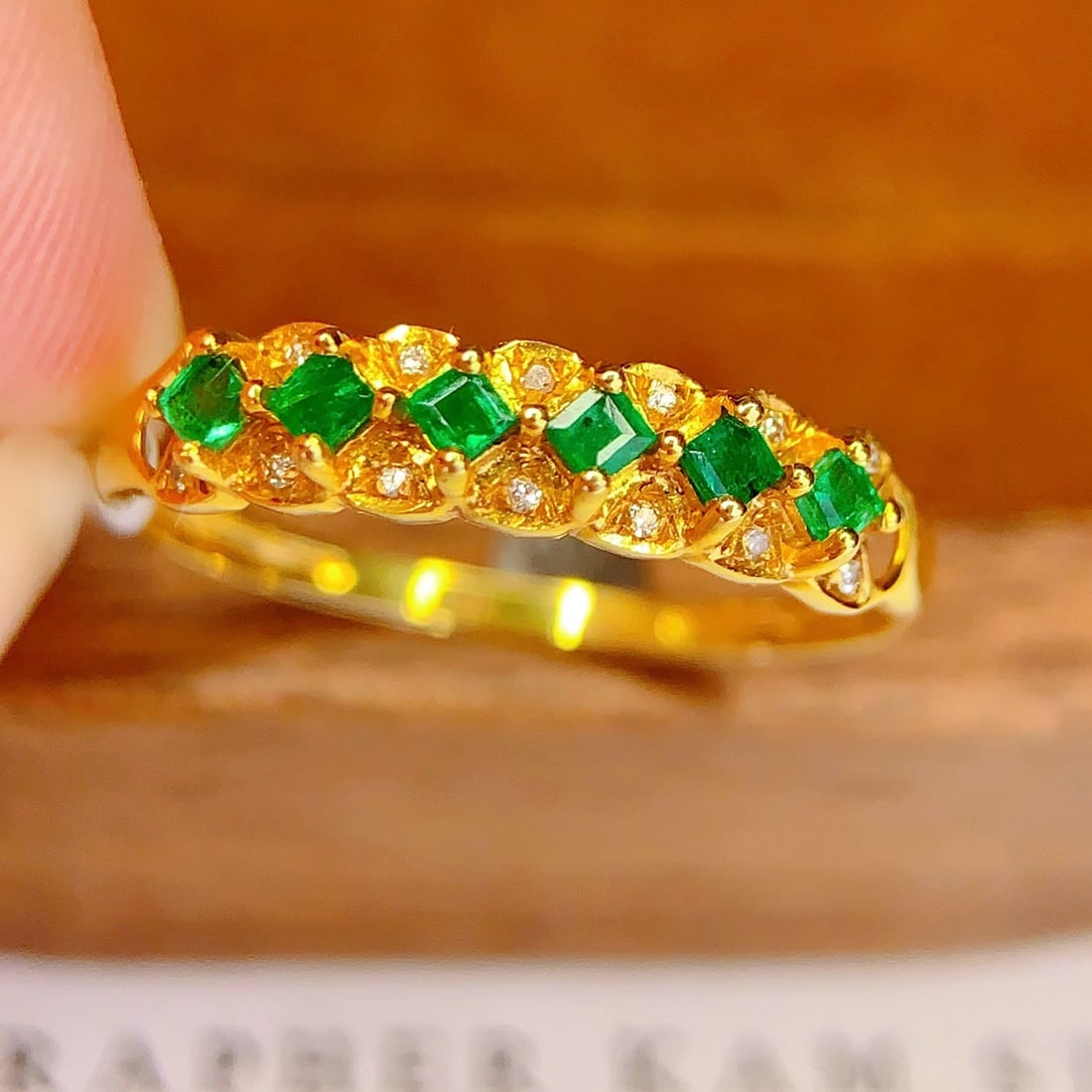 14k Gold 0.6 Ct Natural Emerald & Diamond Ring - 5