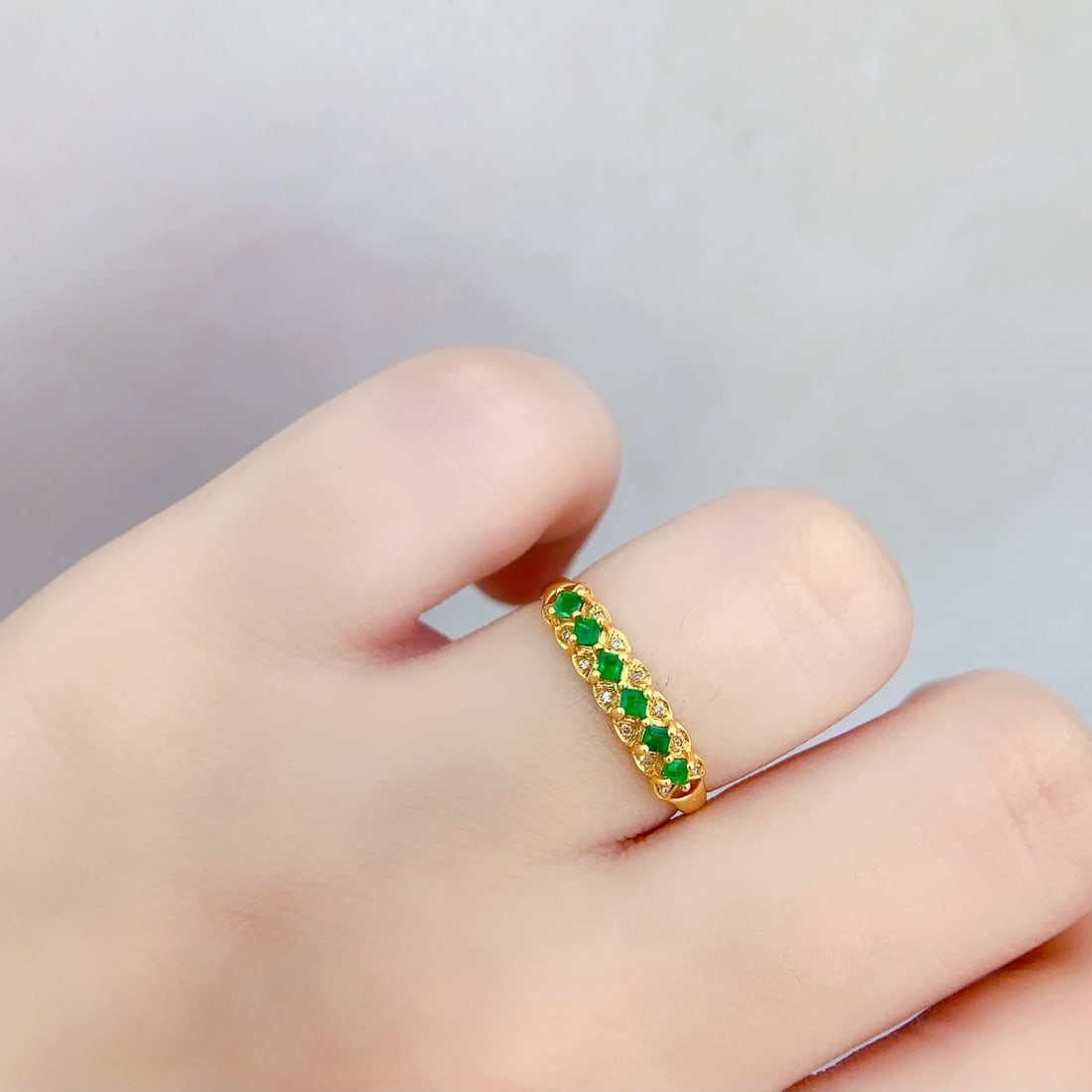 14k Gold 0.6 Ct Natural Emerald & Diamond Ring - 6