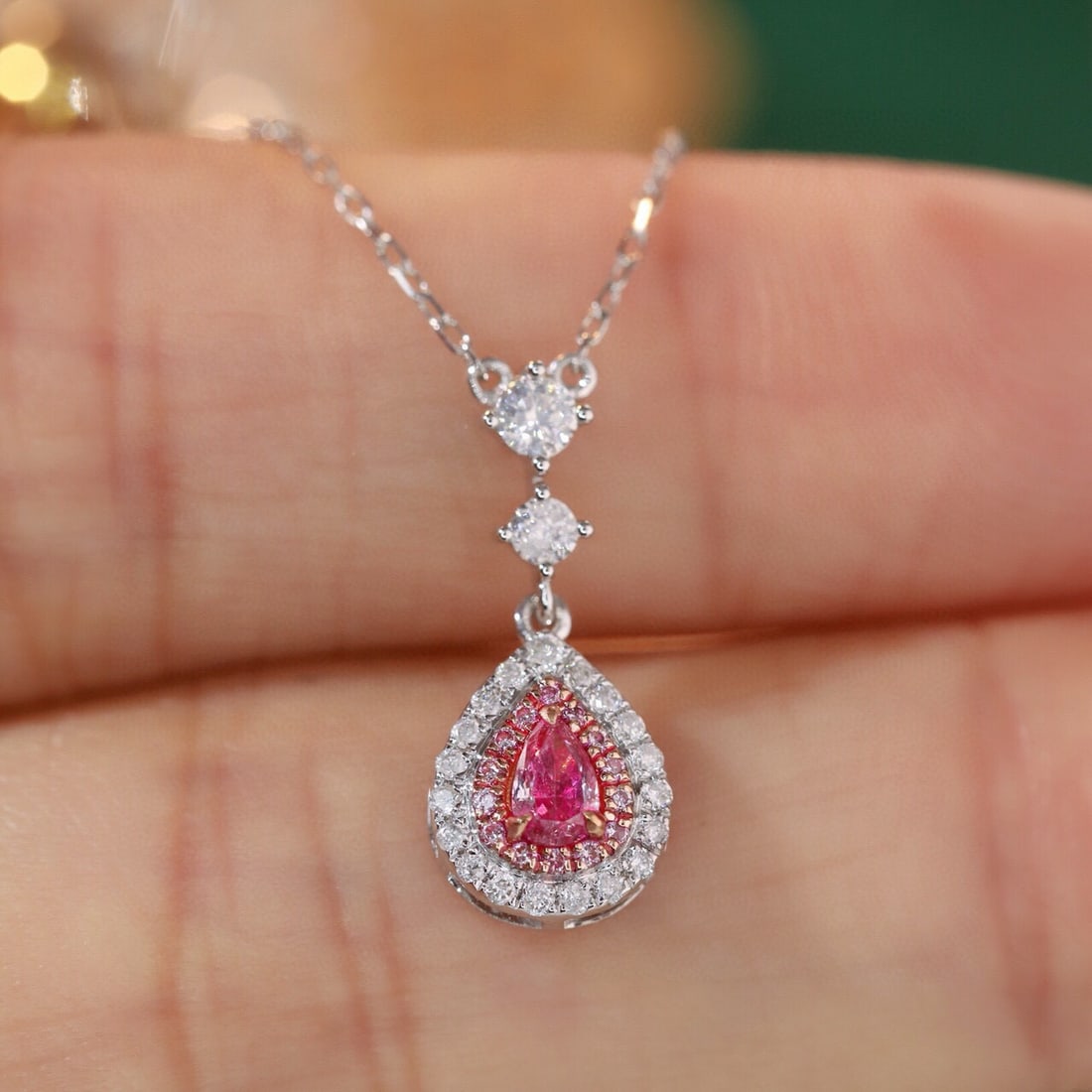 14k Gold 0.35 Ctw Natural Pink Diamond & Diamond Necklace: Ref:231186409 // gold content:14k gold // main gemstone:pink diamond // shape:pear // carat weight:0. 11ct // color:pink // treatment:natural // // adjacent gemstone 2 : diamond // shape:round //