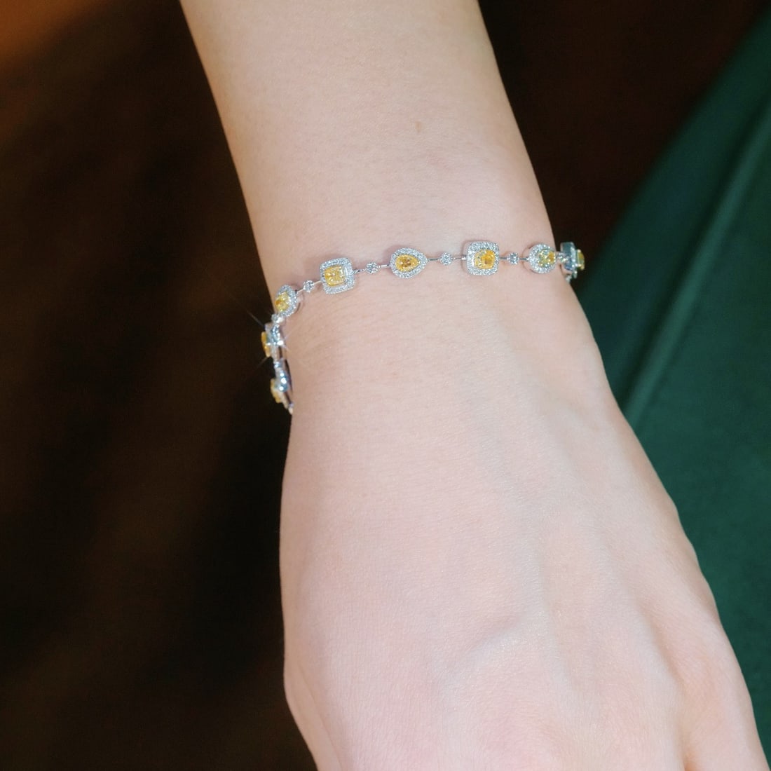 14k Gold 1.65 Ctw Natural Yellow Diamond & Diamond Bracelet - 2