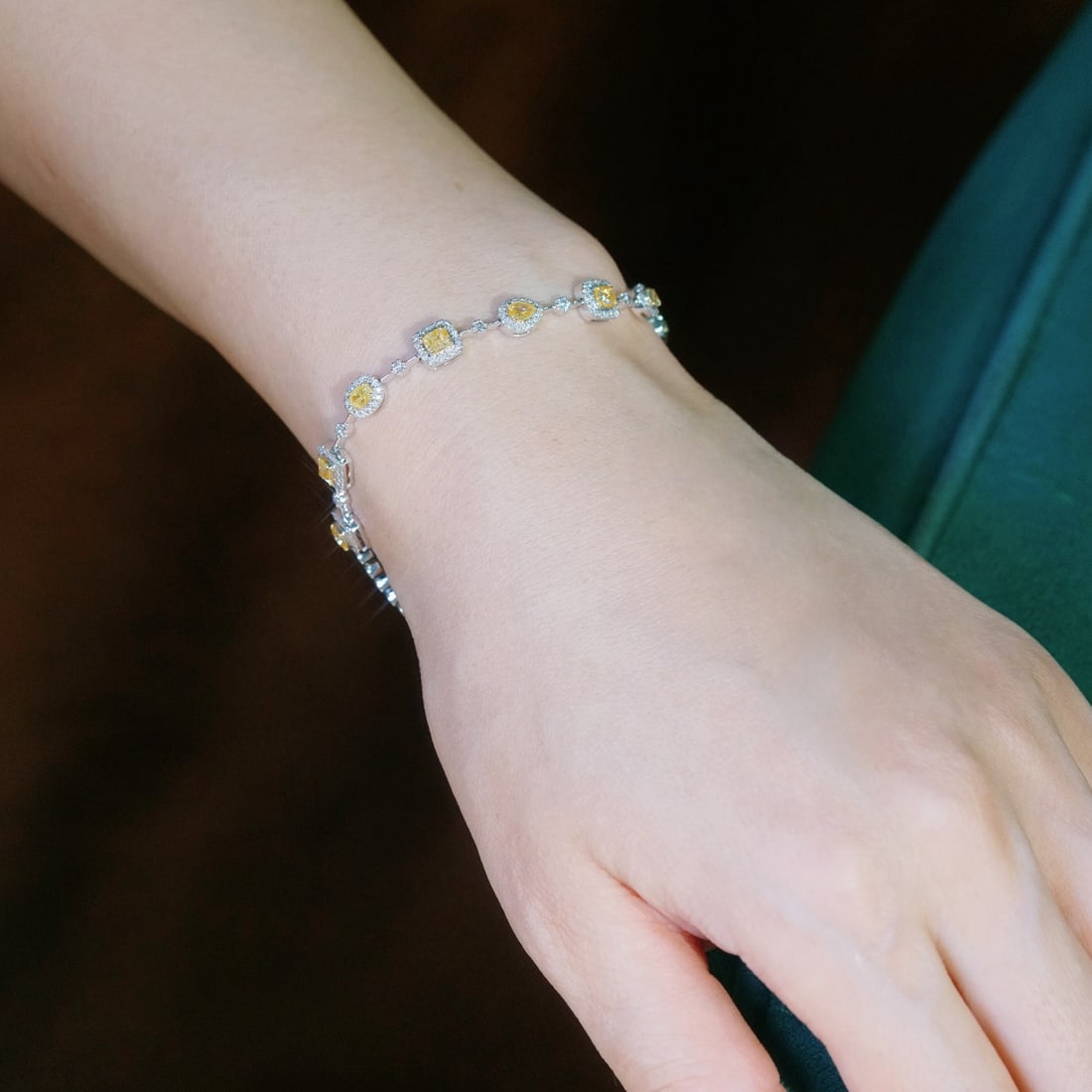 14k Gold 1.65 Ctw Natural Yellow Diamond & Diamond Bracelet - 4