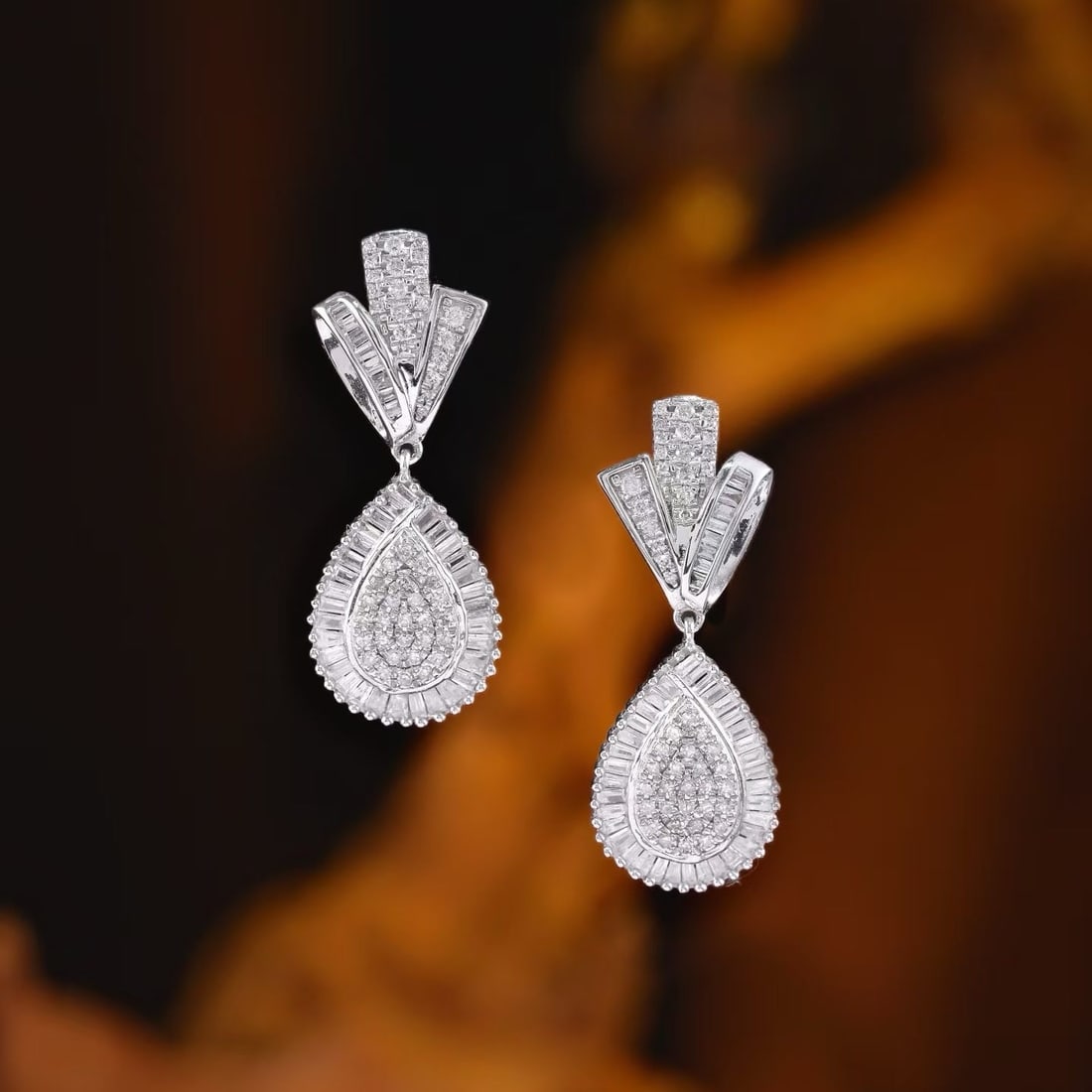 14k Gold 0.88 Ct Natural H Diamond Earrings: Ref:231186416 // gold content:14k gold // main gemstone:diamond // shape:multiple // carat weight:0. 88ct // clarity grade:vs-si // color:h // treatment:natural // Condition: New Low Estimate: 3700.00