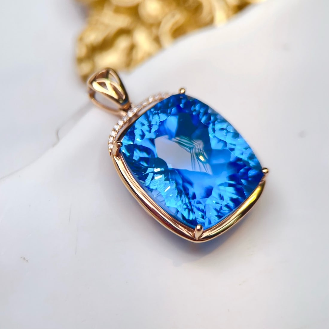 14k Gold 23.04 Ctw Natural Topaz & Diamond Pendant( Without Chain ) - 4