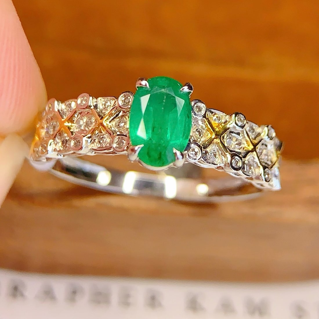14k Gold 0.6 Ct Natural Emerald & Diamond Ring - 4