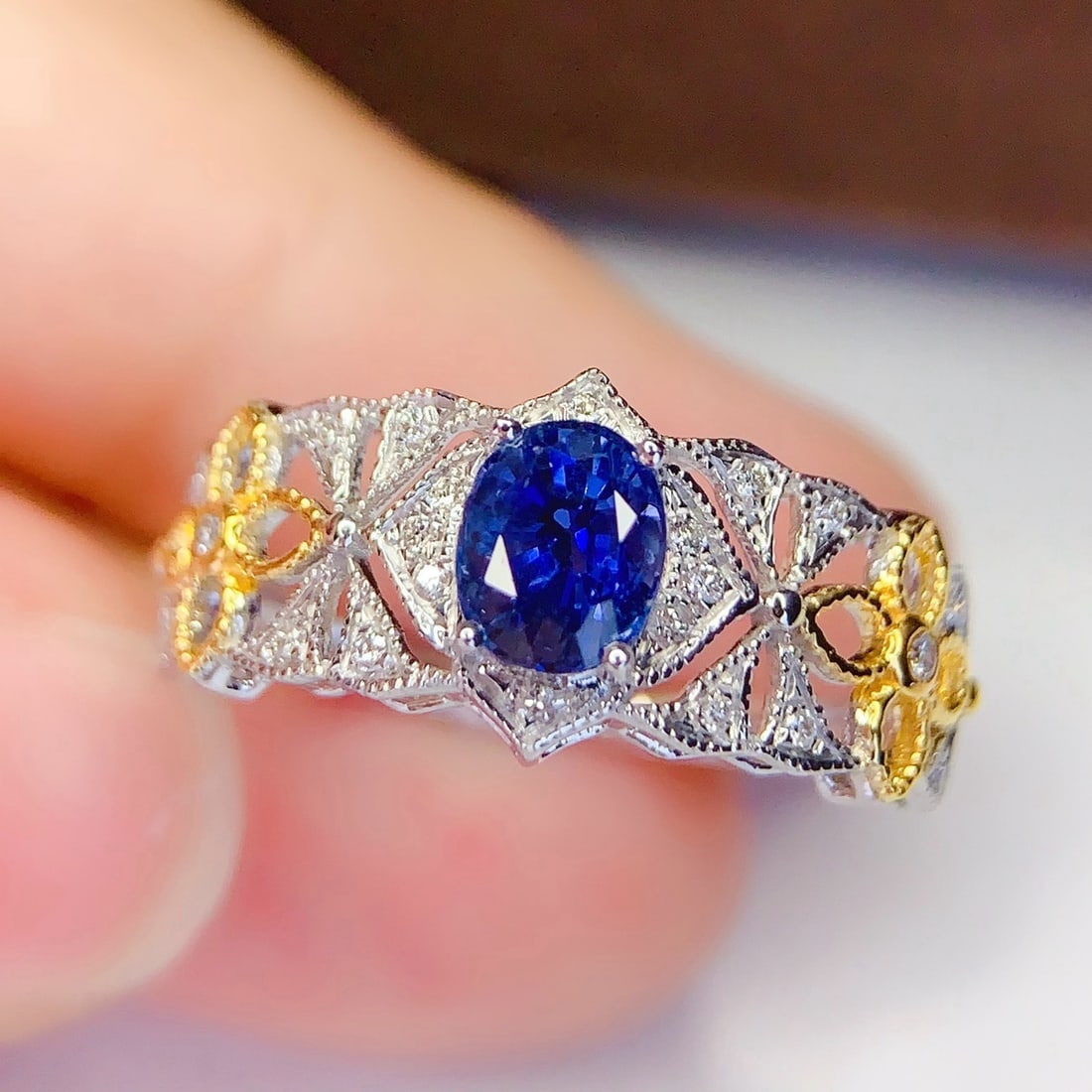 14k Gold 0.85 Ct Natural Sapphire & Diamond Ring - 4
