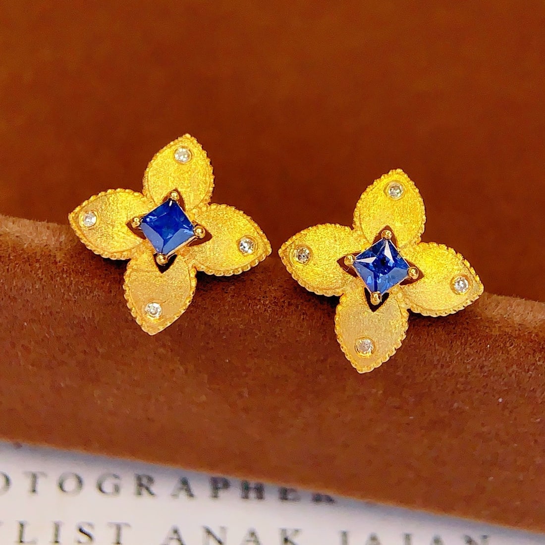 14k Gold 0.45 Ct Natural Sapphire & Diamond Earrings - 3