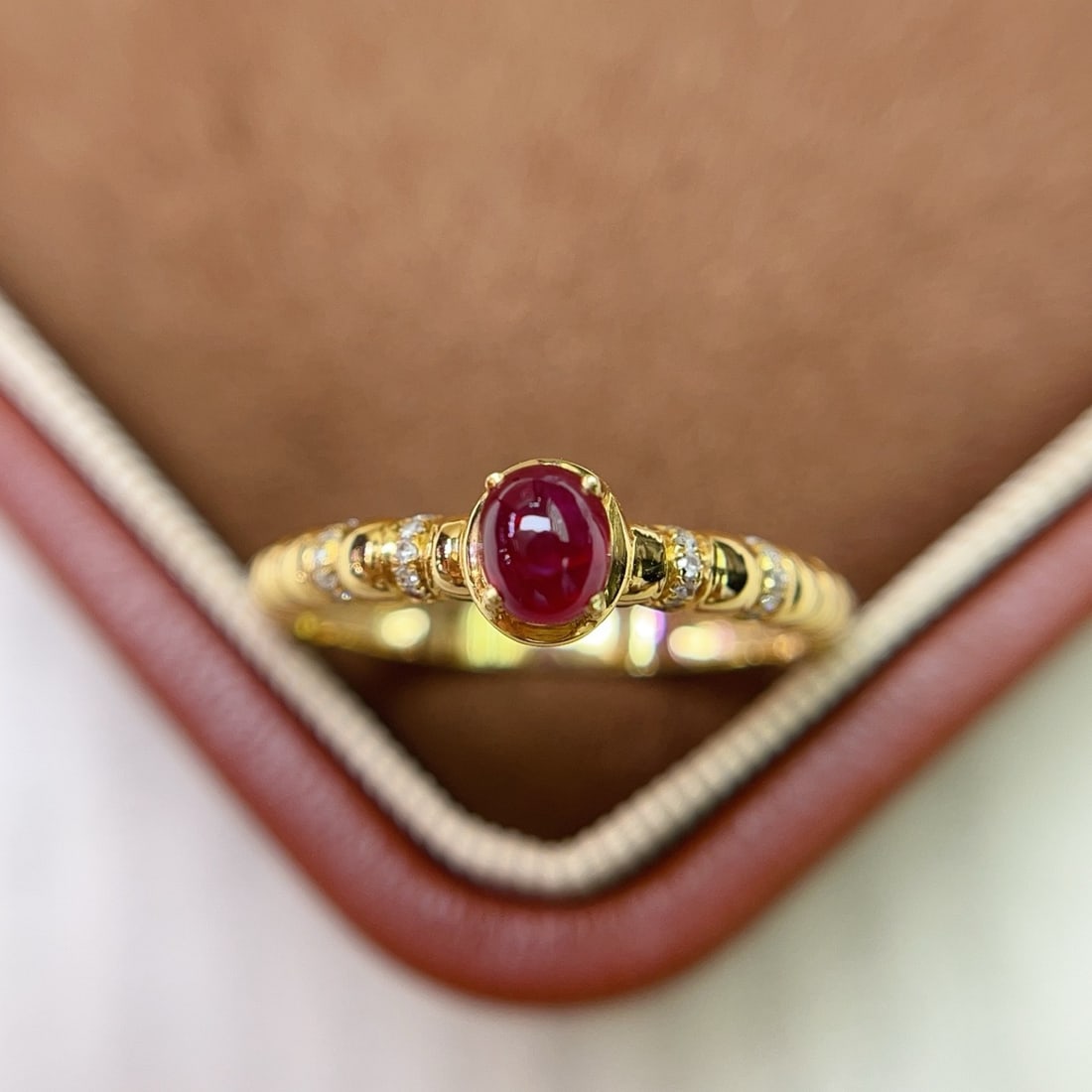 14k Gold 0.60 Ct Natural Ruby & Diamond Ring: Ref:231186444 // gold content:14k gold // ring size:7. 25us // // main gemstone:ruby // shape:oval // carat weight:0. 60ct // color:red // treatment:natural // // adjacent gemstone 2 : diamond //