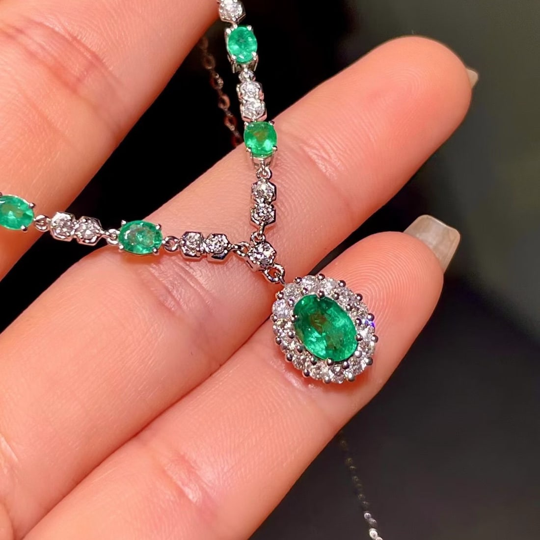 14k Gold 2.08 Ctw Natural Emerald & Diamond Necklace - 3