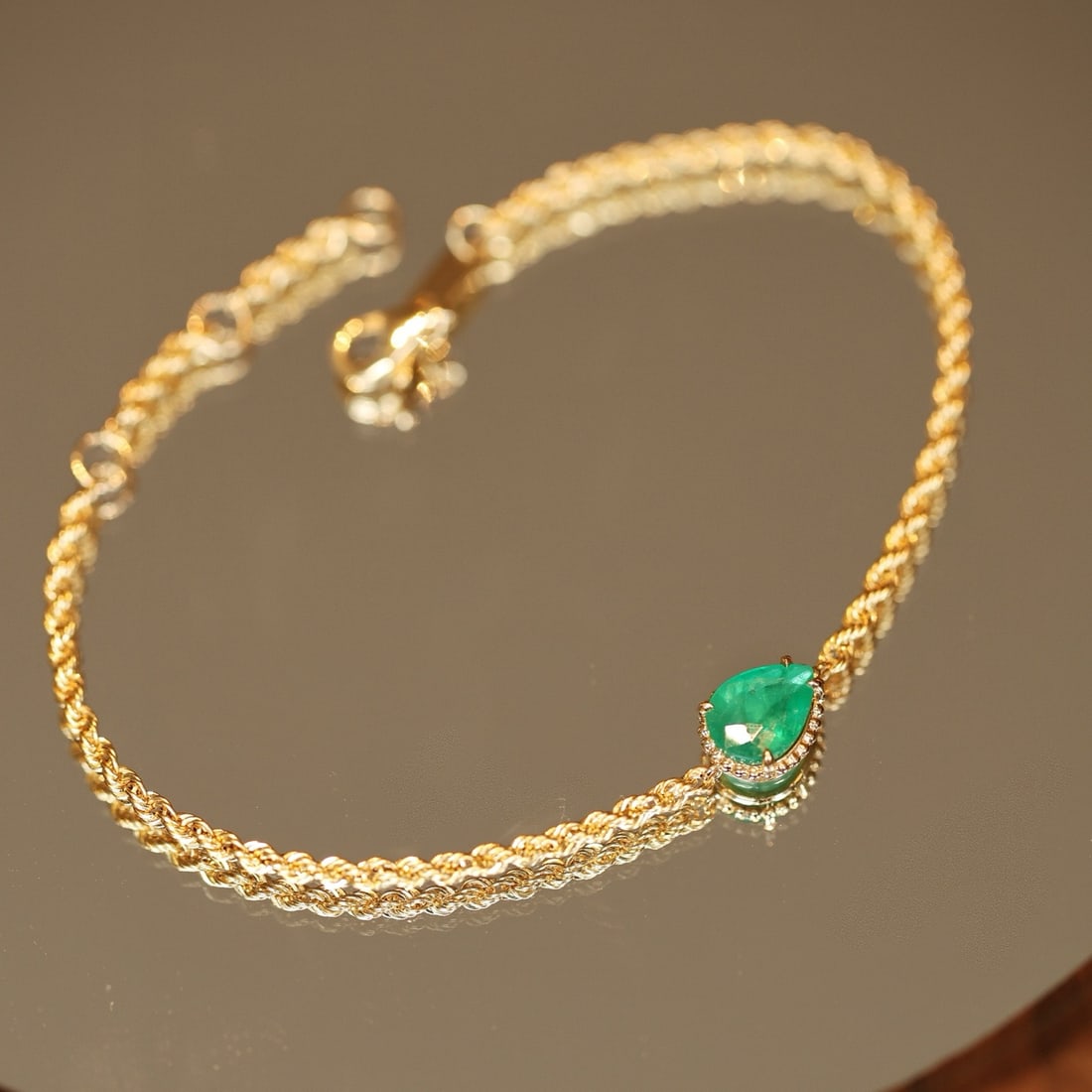 14k Gold 0.6 Ct Natural Emerald Bracelet - 5