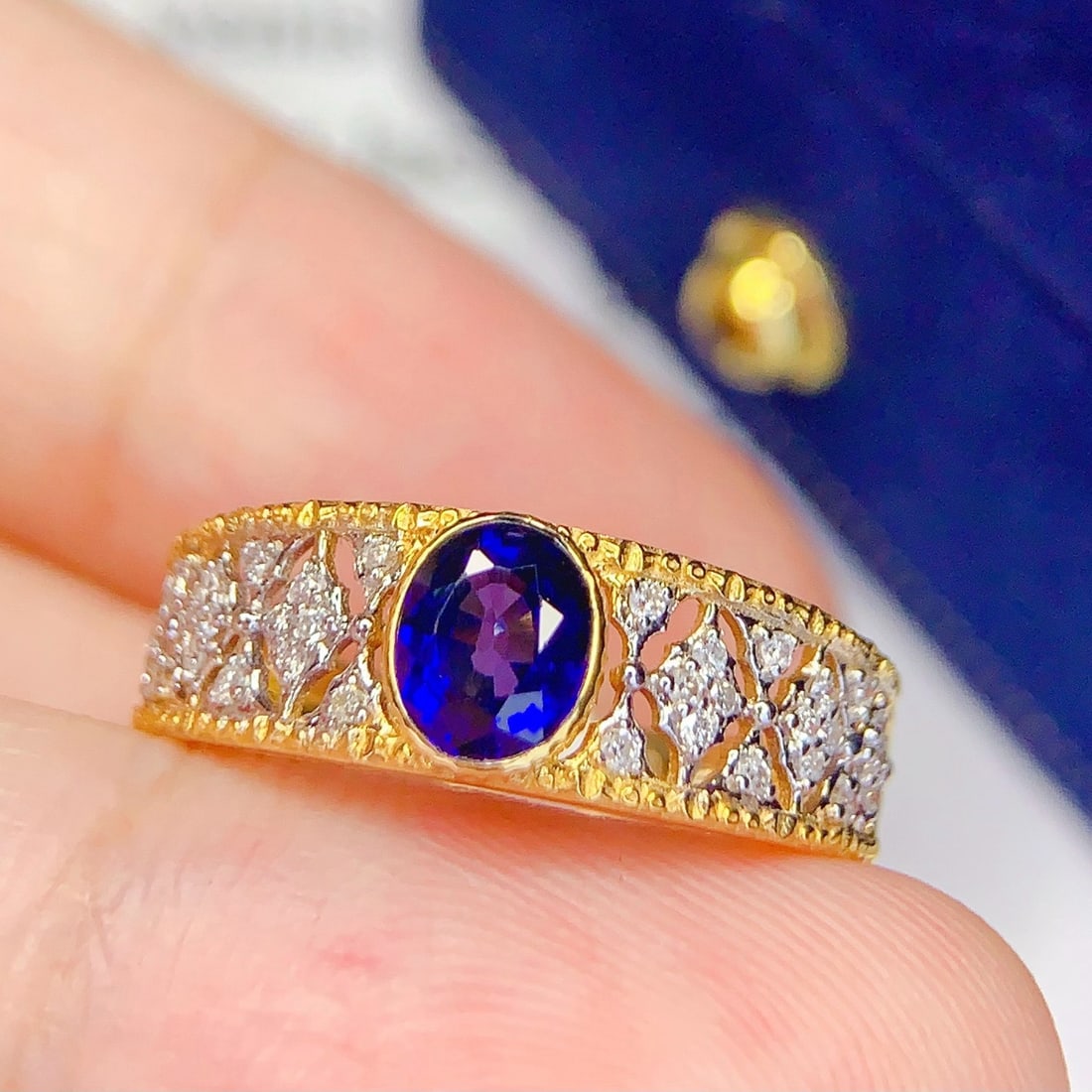 14k Gold 0.75 Ct Natural Sapphire & Diamond Ring - 4