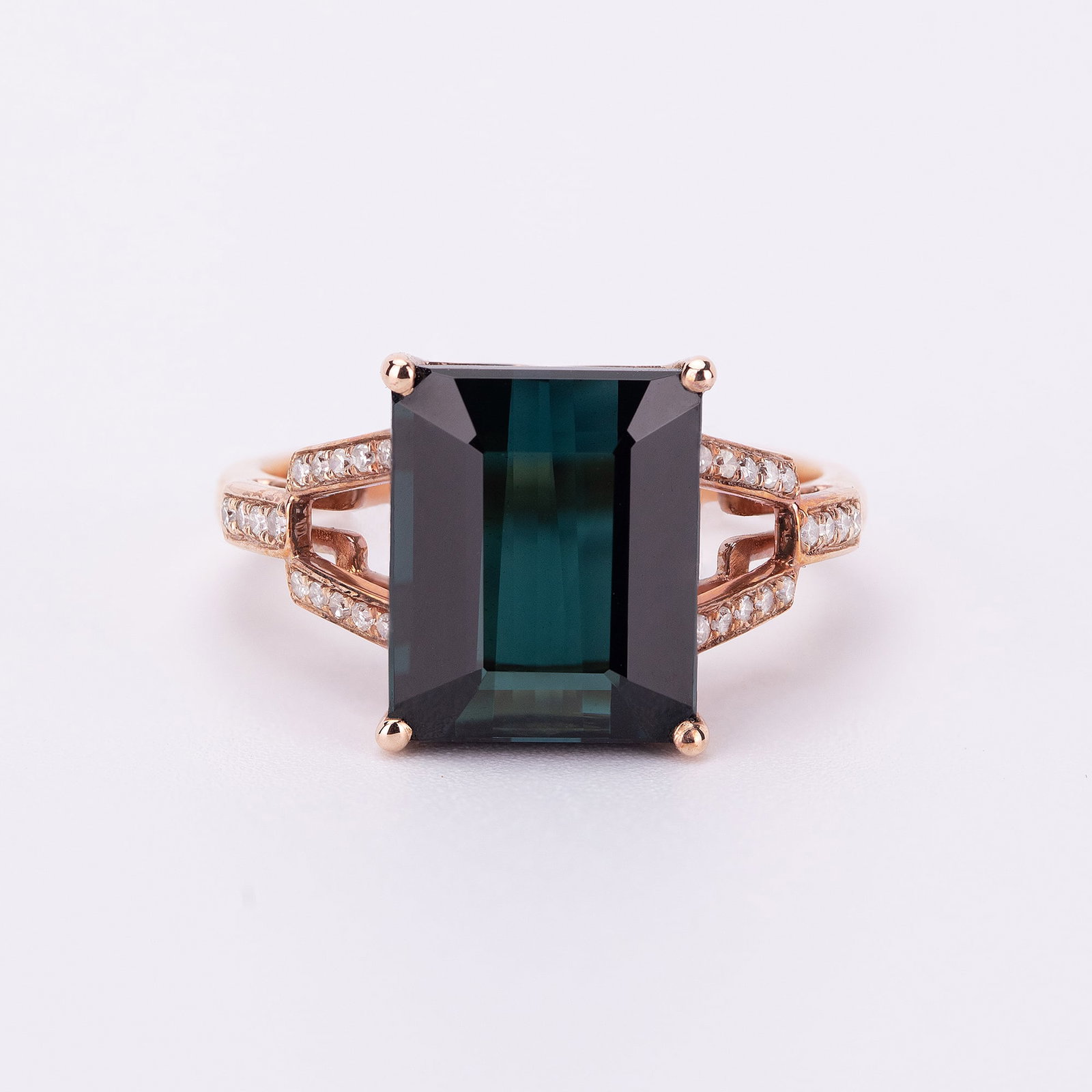 14k Gold 5.92 Ctw Natural Tourmaline & Diamond Ring: Ref:230794044 // gold content:14k gold // ring size:7. 25us // // main gemstone:tourmaline // shape:octagonal // carat weight:5. 86ct // color:green // treatment:natural // // adjacent gemstone 2 :