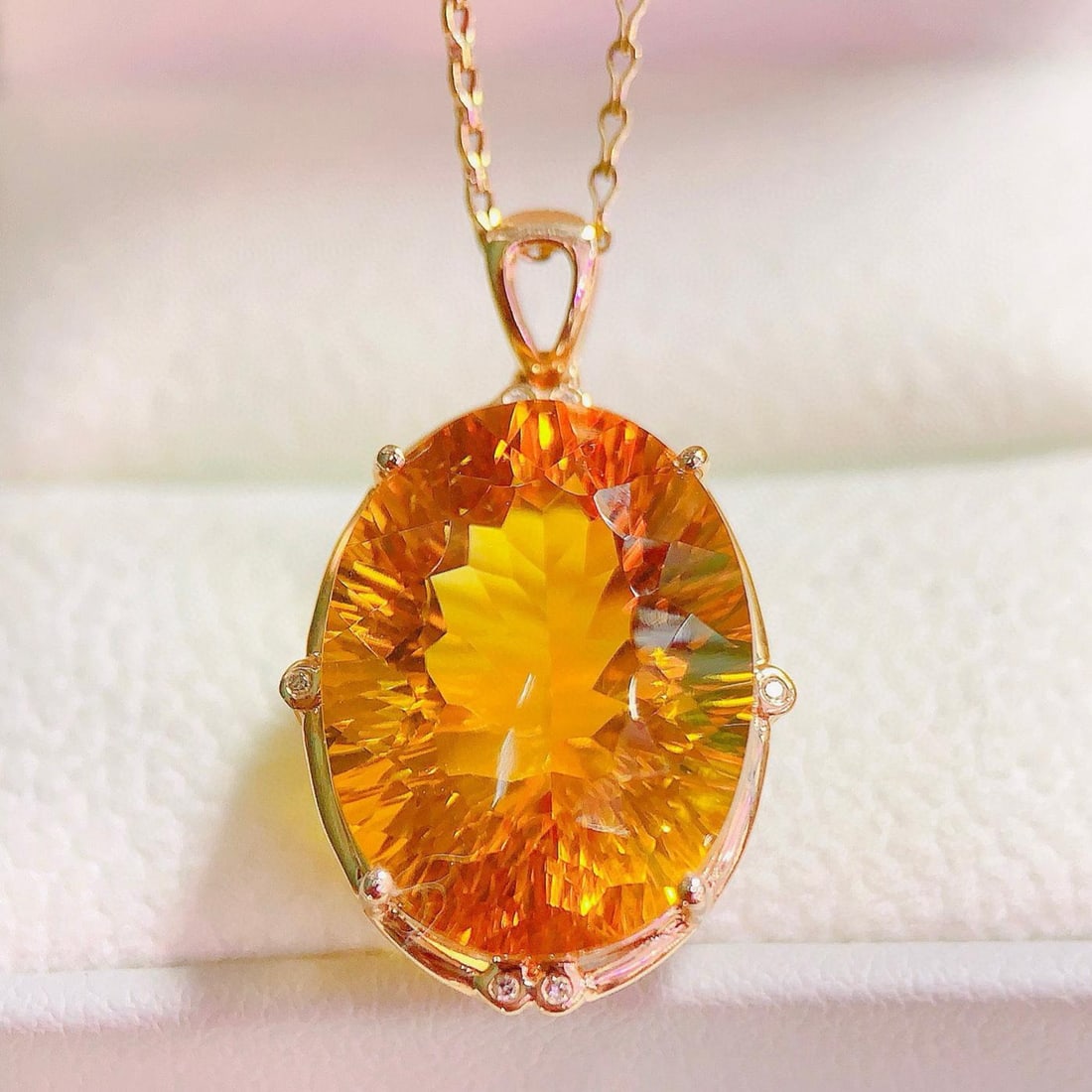 14k Gold 15.07 Ctw Natural Citrine & Diamond Pendant( Without Chain ): Ref:231187027 // gold content:14k gold // main gemstone:citrine // shape:oval // carat weight:15. 05ct // color:yellow // treatment:natural // // adjacent gemstone 2 : diamond // number of stones:6 //