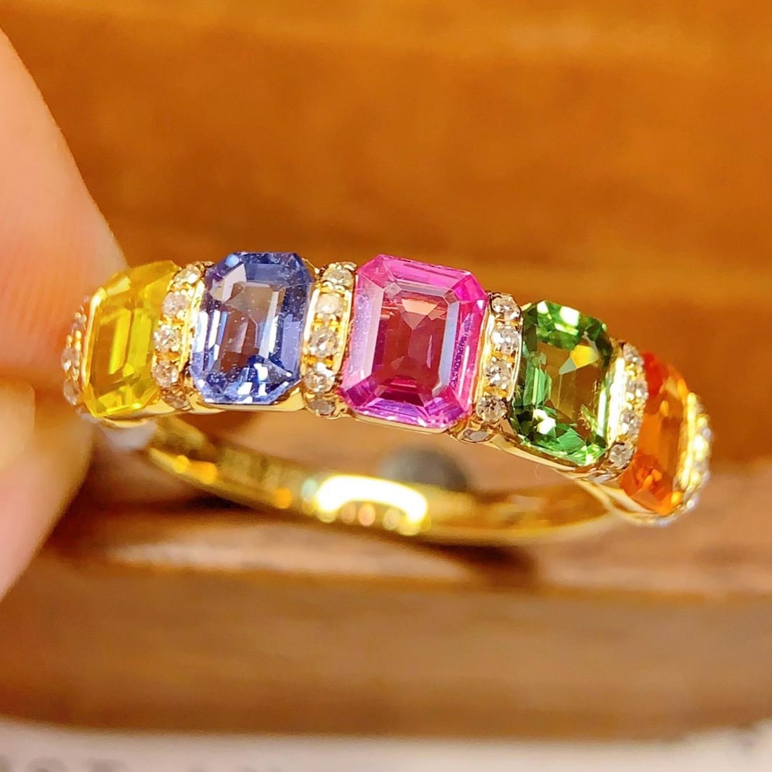 14k Gold 2.75 Ct Natural Sapphire & Diamond Ring: Ref:231187037 // gold content:14k gold // ring size:7. 25us // // main gemstone:sapphire // shape:octagonal // carat weight:2. 75ct // color:color // treatment:natural // // adjacent gemstone 2 :