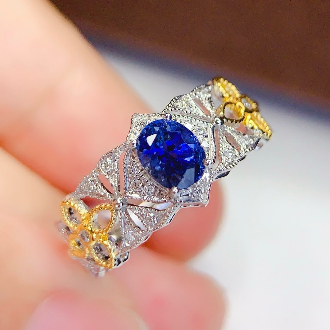 14k Gold 0.85 Ct Natural Sapphire & Diamond Ring - 2