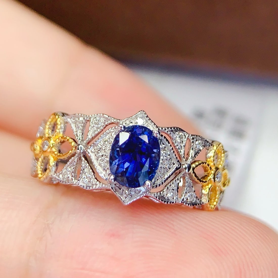 14k Gold 0.85 Ct Natural Sapphire & Diamond Ring - 3