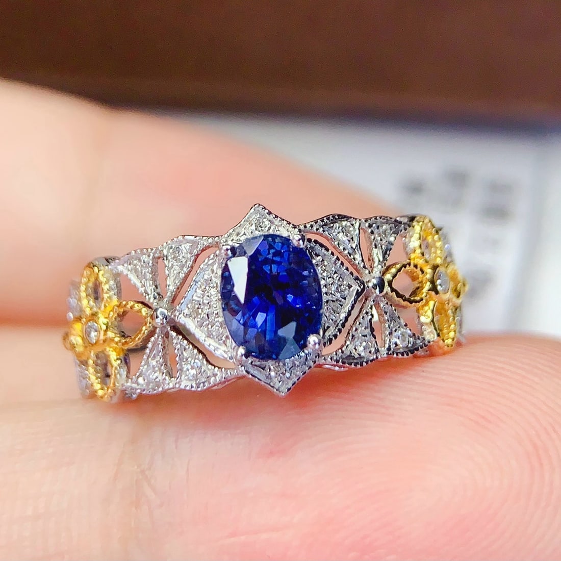 14k Gold 0.85 Ct Natural Sapphire & Diamond Ring - 5