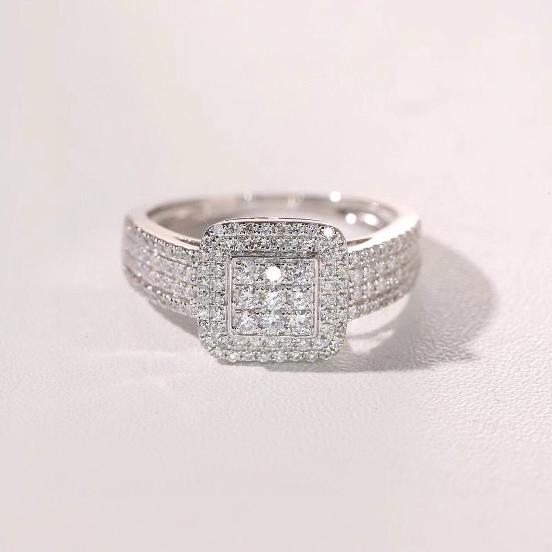 14k Gold 0.6 Ct Natural H Diamond Ring - 4