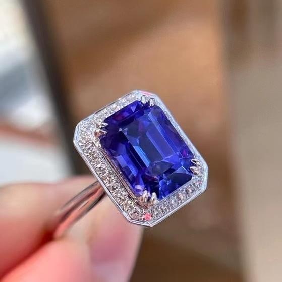 14k Gold 4.56 Ctw Natural Tanzanite & Diamond Ring - 2