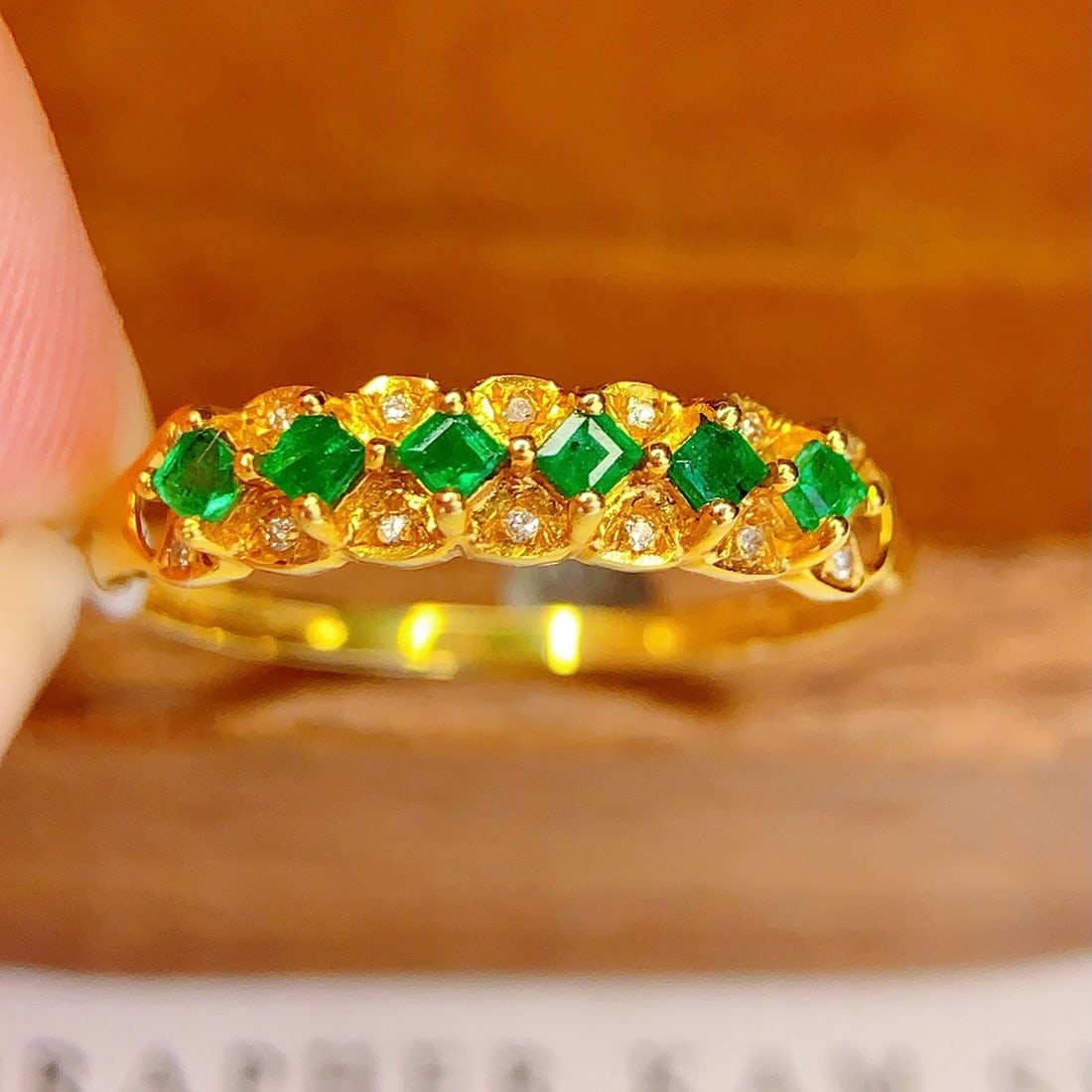 14k Gold 0.6 Ct Natural Emerald & Diamond Ring - 4