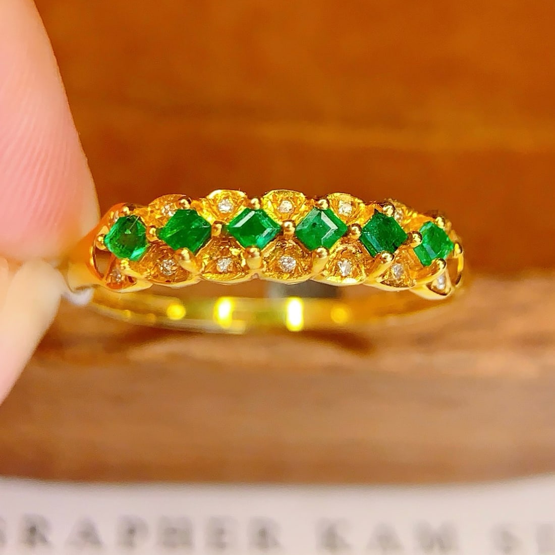 14k Gold 0.6 Ct Natural Emerald & Diamond Ring - 6