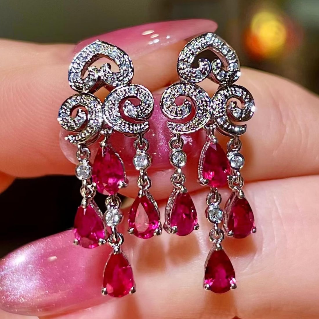14k Gold 2.18 Ctw Natural Ruby & Diamond Earrings: Ref:231187091 // gold content:14k gold // main gemstone:ruby // shape:pear // carat weight:2. 02ct // color:pigeonblood red // treatment:natural // // adjacent gemstone 2 : diamond // shape:round // c