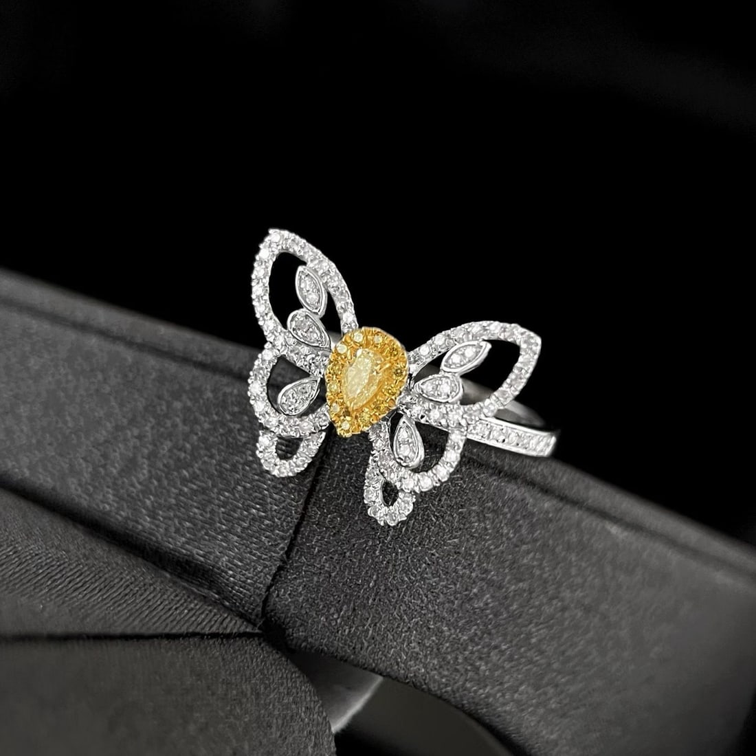 14k Gold 0.56 Ct Natural Color Diamond & Butterfly Ring - 3