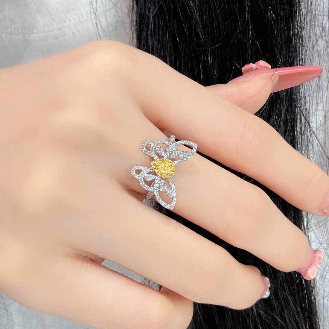 14k Gold 0.56 Ct Natural Color Diamond & Butterfly Ring - 6