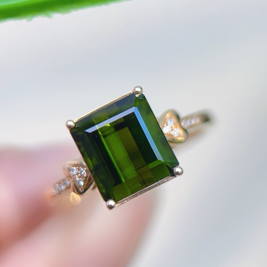 14k Gold 3.43 Ctw Natural Tourmaline & Diamond Ring: Ref:231187117 // gold content:14k gold // ring size:7. 25us // // main gemstone:tourmaline // shape:octagonal // carat weight:3. 4ct // color:green // treatment:natural // // adjacent gemstone 2 :