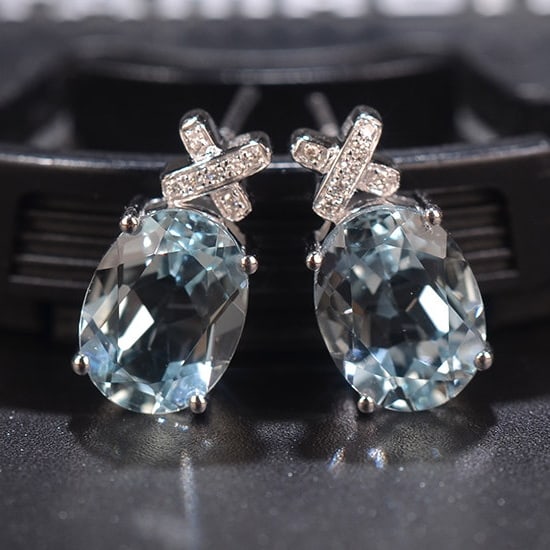 14k Gold 3.69 Ctw Natural Aquamarine & Diamond Earrings: Ref:231187118 // gold content:14k gold // main gemstone:aquamarine // shape:oval // carat weight:3. 65ct // color:blue // treatment:natural // // adjacent gemstone 2 : diamond // shape:round // carat 