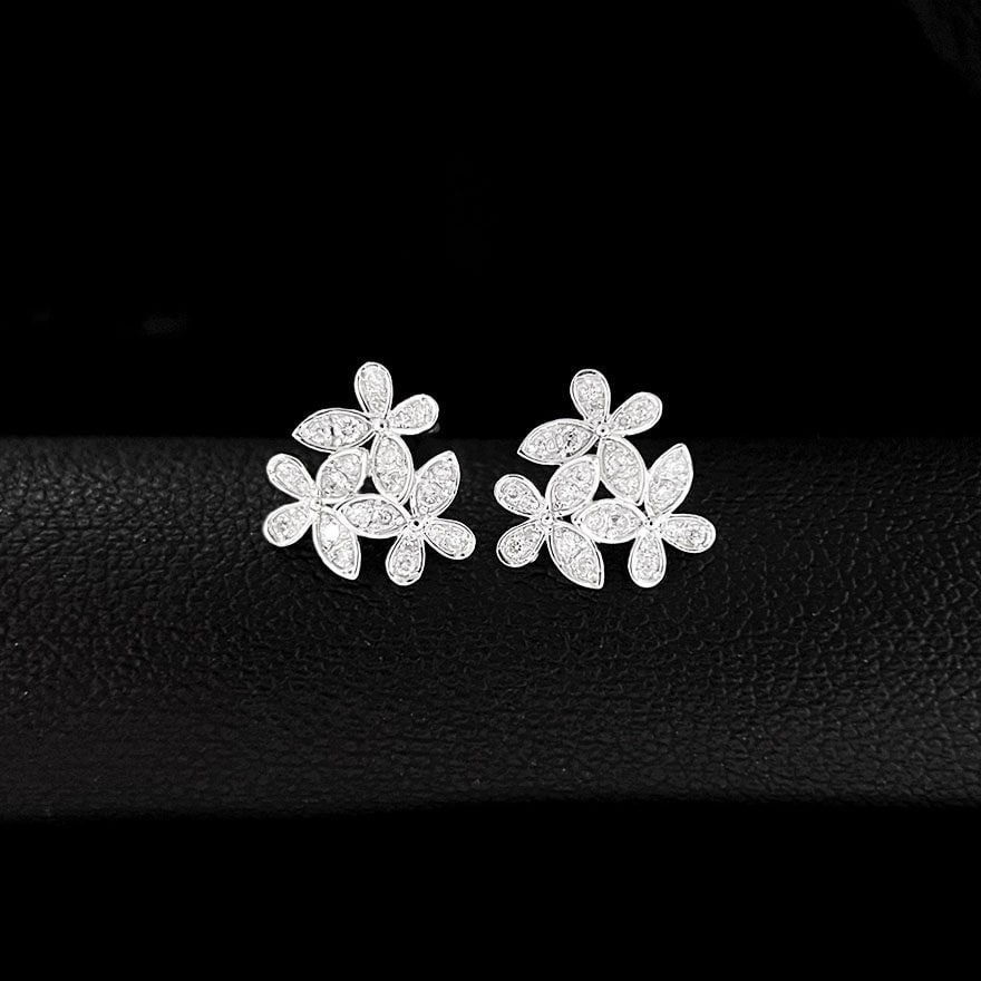 14k Gold 0.26 Ct Natural H Diamond Earrings: Ref:231187149 // gold content:14k gold // main gemstone:diamond // shape:round // carat weight:0. 26ct // clarity grade:vs-si // color:h // treatment:natural // cut grade:g // Condition: New Low Estim