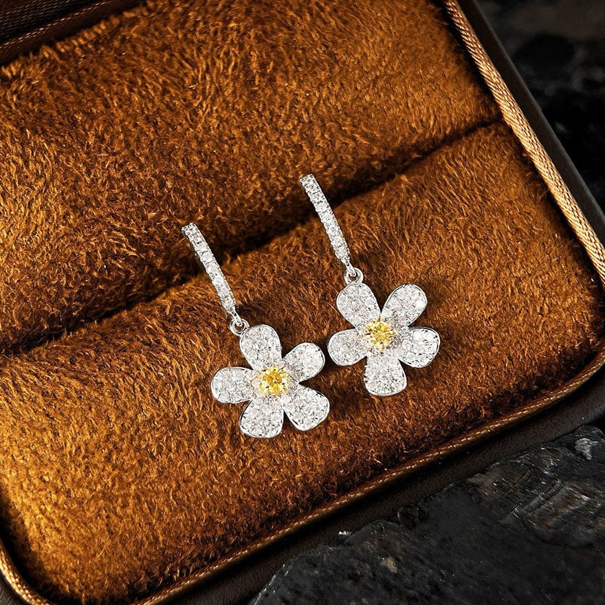 14k Gold 0.8 Ct Natural Color Diamond & Flowers Earrings: Ref:231187150 // gold content:14k gold // main gemstone:diamond // shape:round // carat weight:0. 8ct // clarity grade:vs-si // color:color // treatment:natural // cut grade:g // Condition: New Low