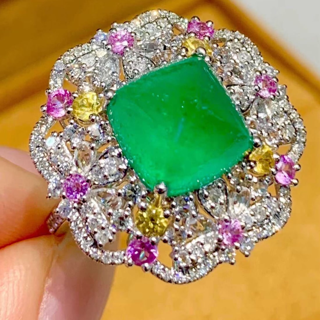 14k Gold 4.2 Ct Natural Emerald & Diamond & Sapphire Ring - 2