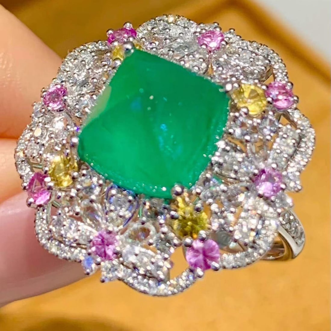 14k Gold 4.2 Ct Natural Emerald & Diamond & Sapphire Ring - 4