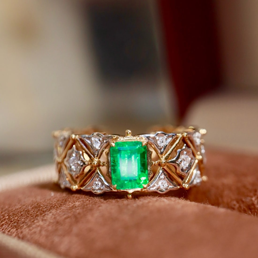 14k Gold 0.83 Ctw Natural Emerald & Diamond Ring - 5